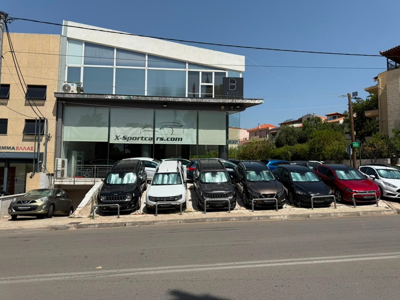 Η πρόσοψη της X-Sportcars στον Γέρακα